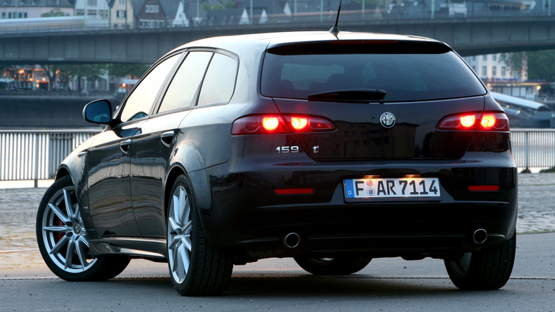 Illustration for article titled Let Us Bestow A Thousand Blessings On The Beautiful Alfa Romeo 159
